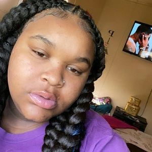 Meet your Posher, Mora